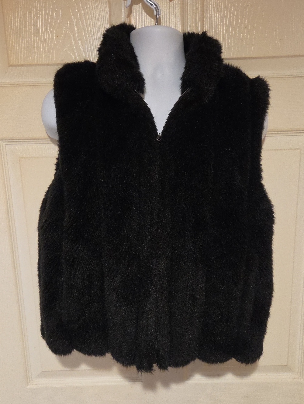 Plush Black Faux Fur Zip Vest - Cozy Layering Piece
